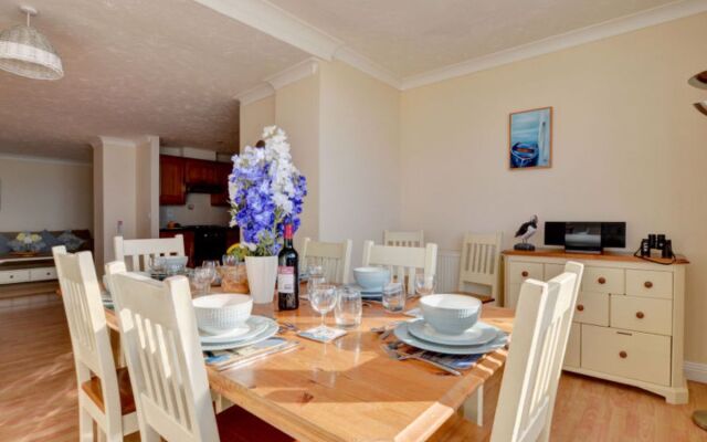 1 Devon Beach Court
