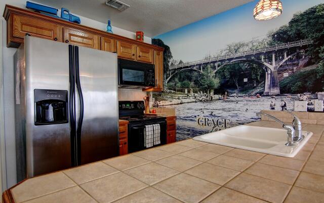 Gracelanda WW C302 in New Braunfels