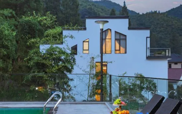 Anji Yicheng Yunshang Grassland Mountain Resort B&B