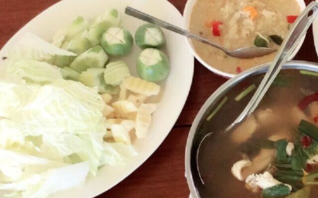 Aioun At Amphawa