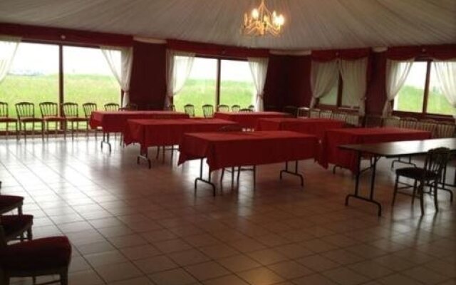 Hotel Mervil Airport