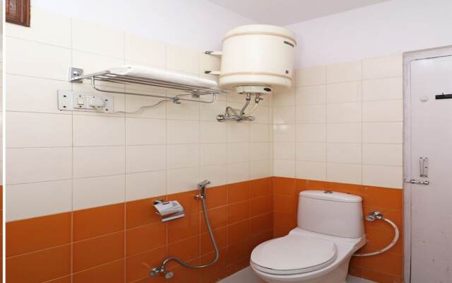 OYO 11452 Golden Castle Lodge