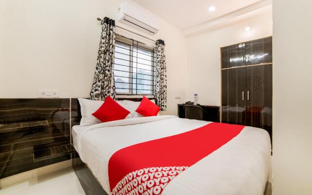 OYO 62329 Lucky Hotels