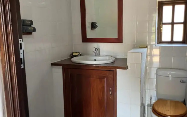 2 bed Apartment With Pool - 2126