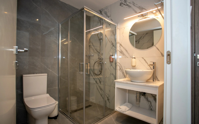 Best Western Plus Larco Hotel