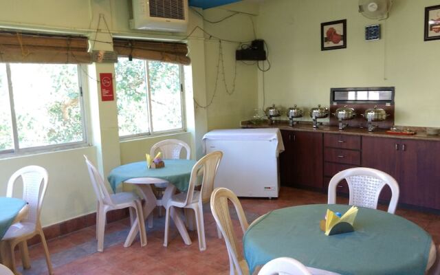 Bhammar's Inn - A Pure Vegetarian Hotel