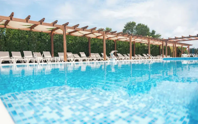 EMERALD Hotel
