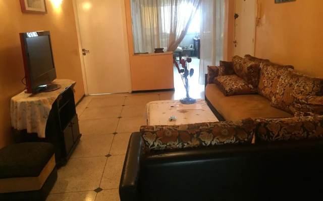 Room-property Located in a Quiet Area cl