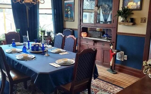 The Katherine Holle House