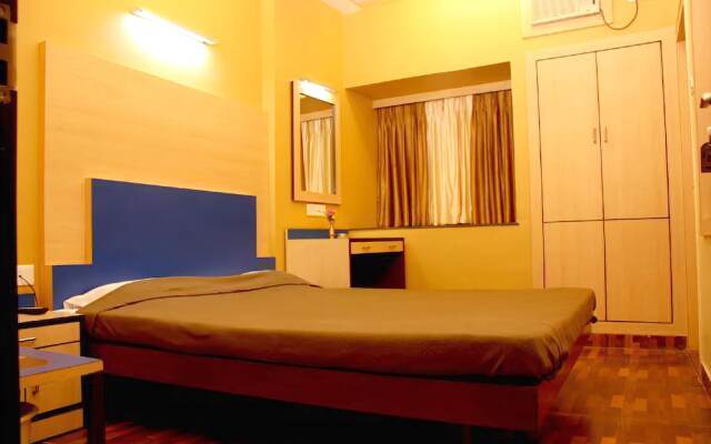 Hotel Trimoorti