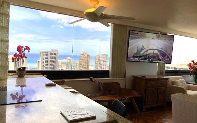 Hawaiian Monarch Penthouse 3bedroom