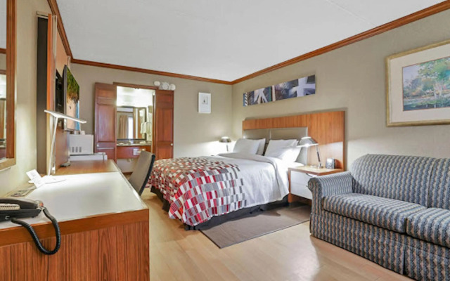 Red Roof Inn Uhrichsville