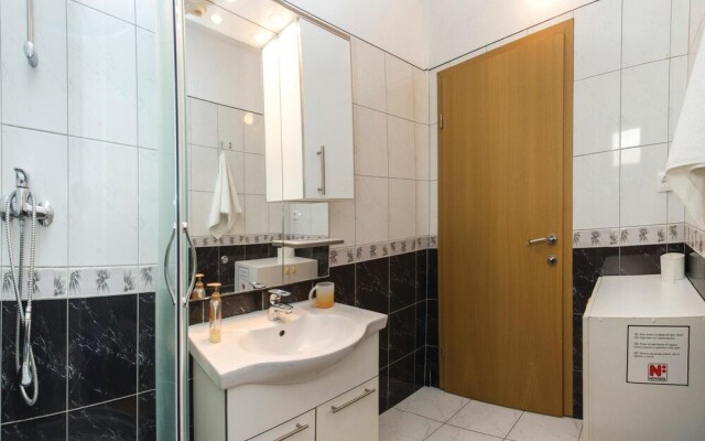 Amazing Apartment in Splitska With 2 Bedrooms and Wifi