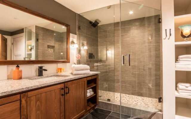 L'Altitude - Tremblant Sunstar