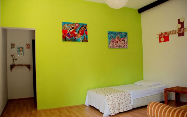Dionysos Lodge