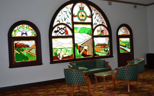 Historic Hydro Motor Inn
