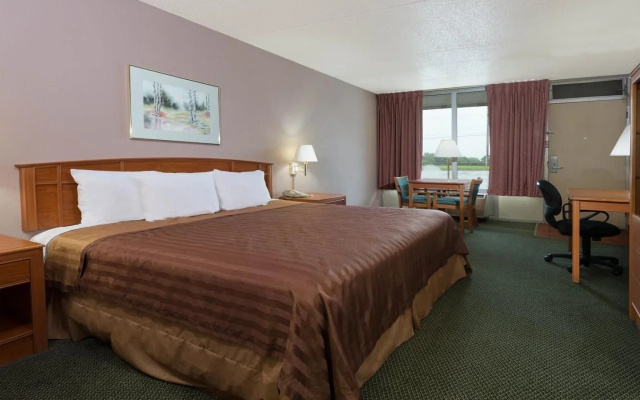 Travelodge Diamond Inn