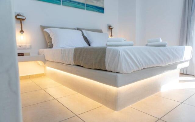 Sorokos Suite 8