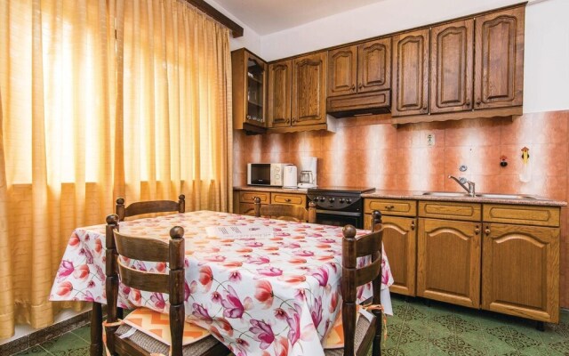 Stunning Apartment in Starigrad With 4 Bedrooms