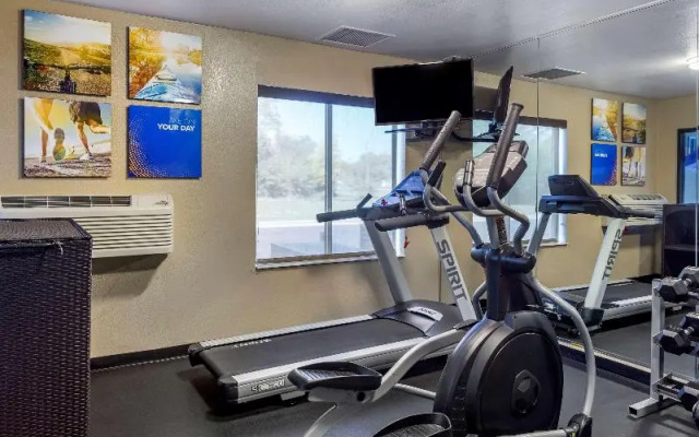 Comfort Inn and Suites North Aurora