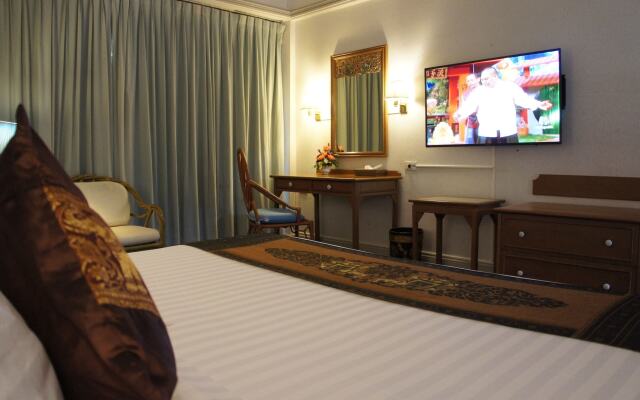 Wiang Indra Riverside Resort