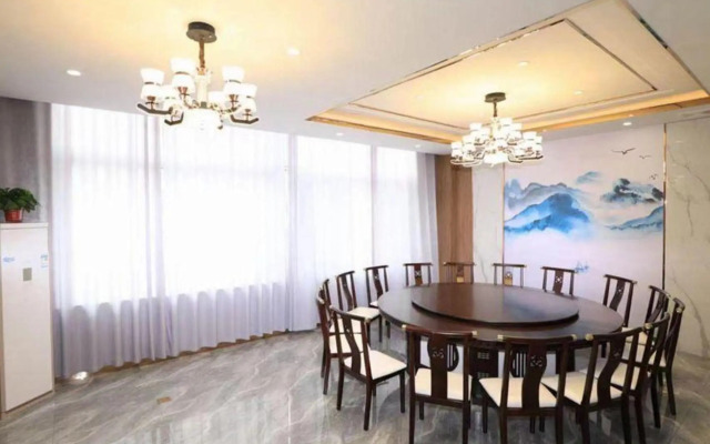 Borrman Hotel  (Yankuang Donghua Branch, West Outer Ring Road, Zoucheng)
