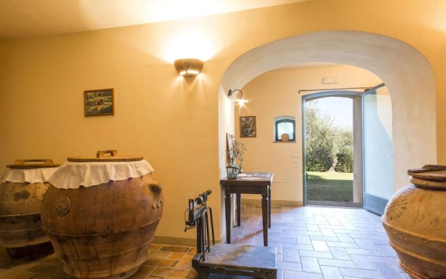 Apartment in Castelfiorentino With Pool