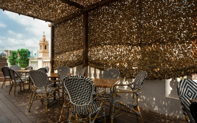 Blanq Carmen Hotel