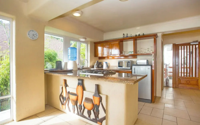 Mayumi Beach Villa