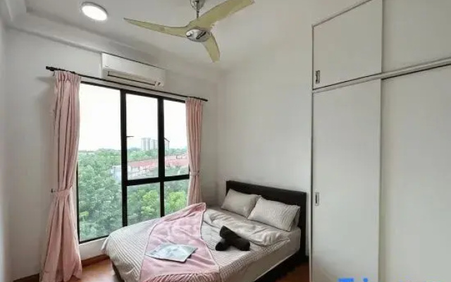Platino Paradigm Mall Homestay ByStay