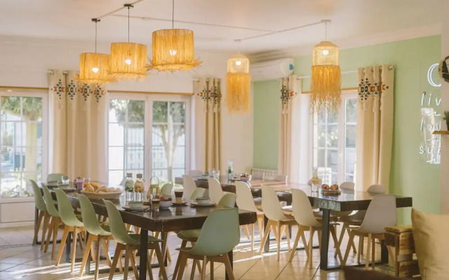 Cliff Surf Camp Hostel