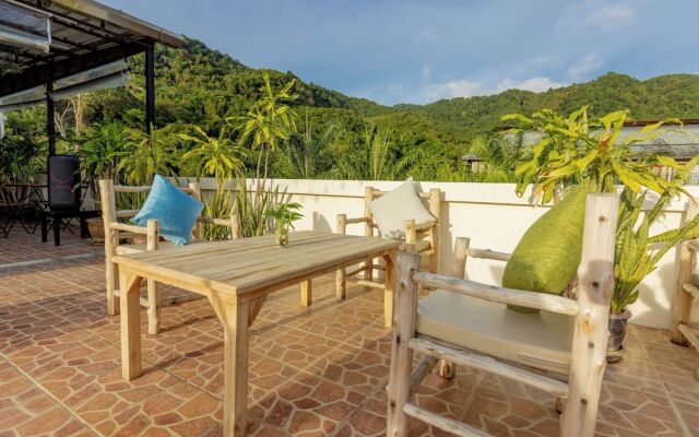 Club 22 Kamala Suites