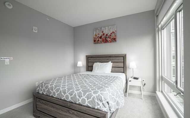 Capitol Hill Fully Furnished Apartments, Sleeps 5-6 Guests