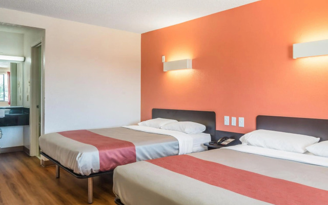 Motel 6 Mesquite, TX - Rodeo - Convention Ctr