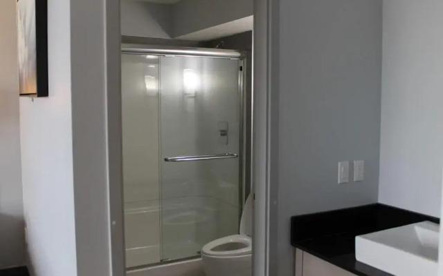 Emerald Hotel & Suites