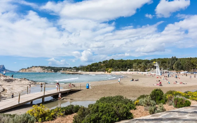 Villa With Sea Breeze Charm