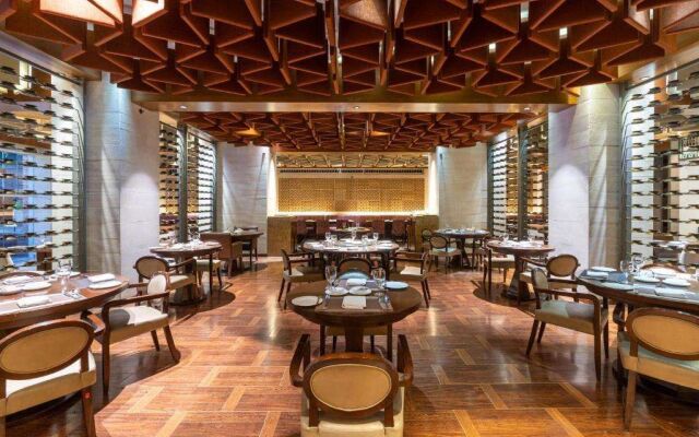 The Soaltee Kathmandu, Autograph Collection