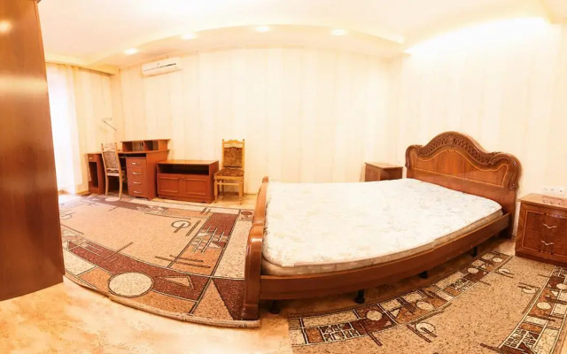 Апартаменты на улице 70 лет Октября 16/4