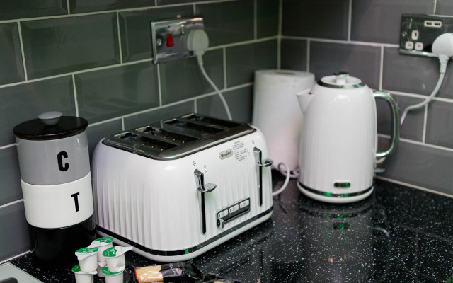 Towler House Apartments 6 Beds in 3 Bedrooms