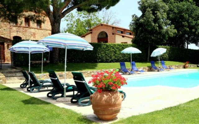La Villa a Charming Villa With Swimming Pool-la Villa