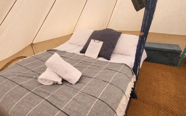 Campsite - The Ring Pub Glamping Pods