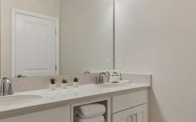 3120 Unit 406 Stunning 2B Apartment