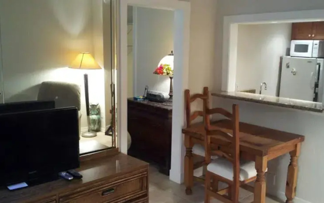 Apartment at The Palm Beach Hotel Condominium