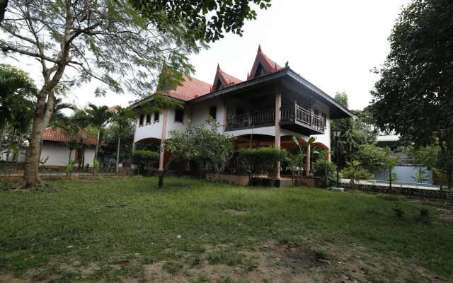 Relax Resort Angkor Villa
