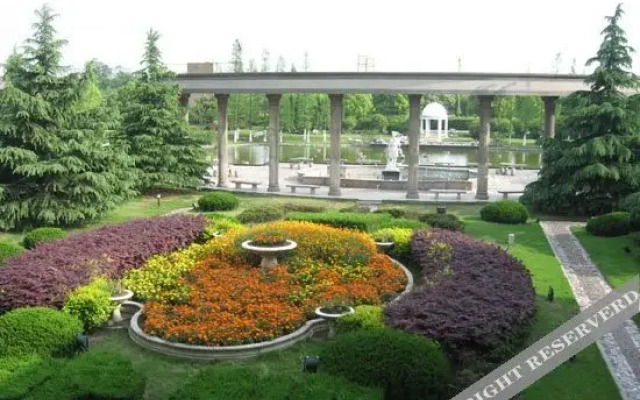 Nanhuayuan Holiday Resort