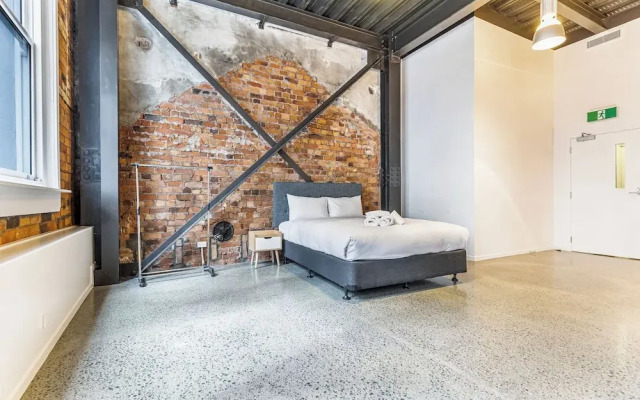 Modern Studio + Prime Location!
