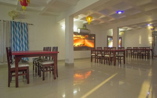 OYO 12751 Greenwood Hotel