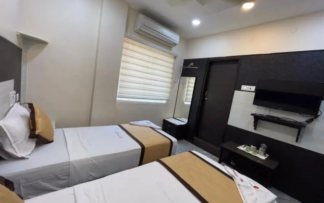 Hotel Rathnavel Towers