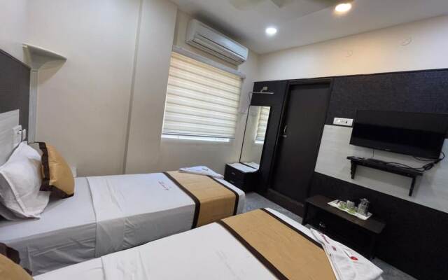 Hotel Rathnavel Towers