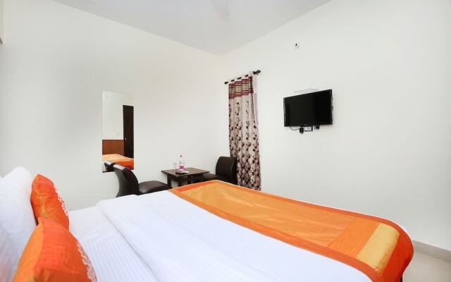 OYO 10377 Hotel Tango